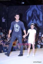 Aamir Khan at Being Human Show in HDIL Day 2 on 13th Oct 2009 (6).JPG